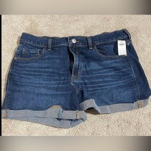 Old navy mid rise boyfriend shorts